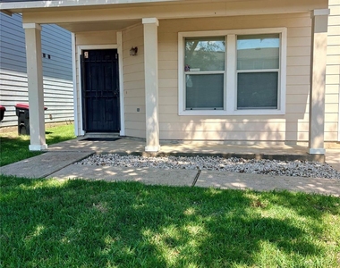 7806 Maverick Trace Lane - Photo Thumbnail 1