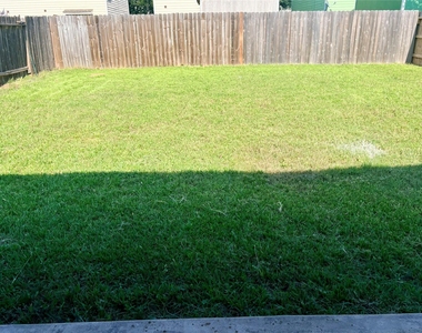 7806 Maverick Trace Lane - Photo Thumbnail 17