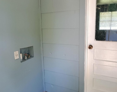 385 Jones Rd - Photo Thumbnail 8