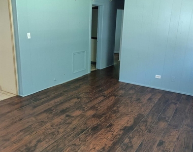 385 Jones Rd - Photo Thumbnail 1