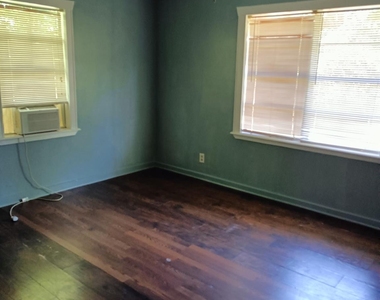 385 Jones Rd - Photo Thumbnail 6
