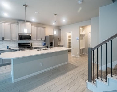 1523 Parkland Oak Drive - Photo Thumbnail 10
