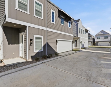 9912 Clark Road - Photo Thumbnail 3