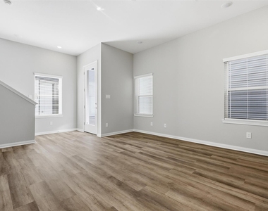9912 Clark Road - Photo Thumbnail 5