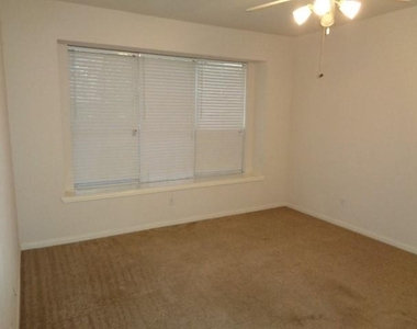 10326 Thornmont Lane - Photo Thumbnail 23