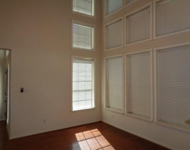 10326 Thornmont Lane - Photo Thumbnail 14