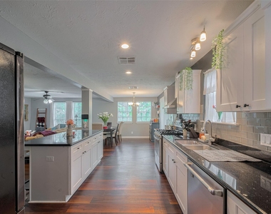 5514 Avenue M - Photo Thumbnail 18
