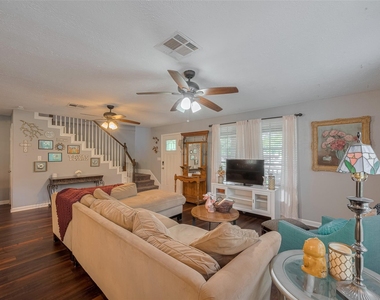 5514 Avenue M - Photo Thumbnail 9
