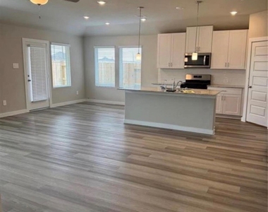 3110 Winding Mile Court - Photo Thumbnail 2