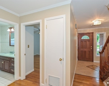 135 Elmwood - Photo Thumbnail 18