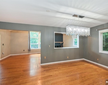 135 Elmwood - Photo Thumbnail 5