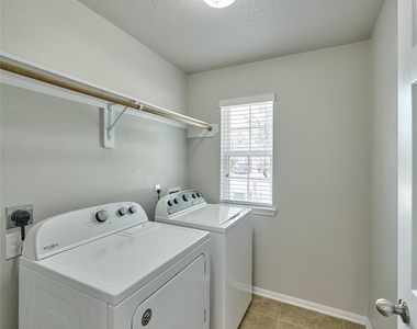 9935 Knob Hollow Way - Photo Thumbnail 14