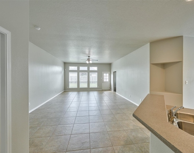 9935 Knob Hollow Way - Photo Thumbnail 7