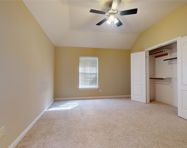 8538 Sunrise Meadow Lane - Photo Thumbnail 32
