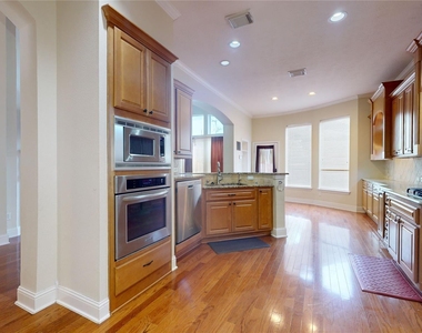 8538 Sunrise Meadow Lane - Photo Thumbnail 15