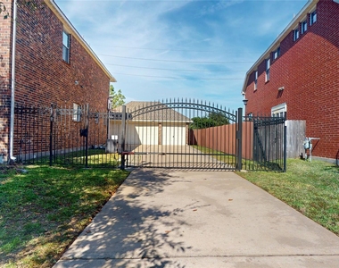 8538 Sunrise Meadow Lane - Photo Thumbnail 43