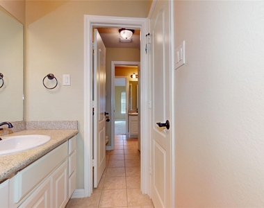 8538 Sunrise Meadow Lane - Photo Thumbnail 28