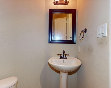 8538 Sunrise Meadow Lane - Photo Thumbnail 17