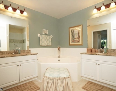3435 Laurel Greens Lane S - Photo Thumbnail 5
