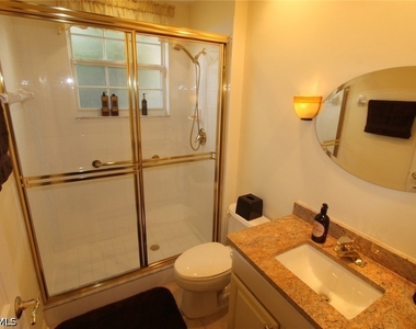 8526 Pepper Tree Way - Photo Thumbnail 10