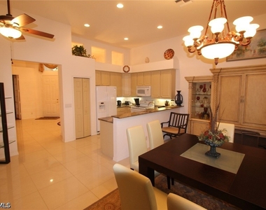 8526 Pepper Tree Way - Photo Thumbnail 6