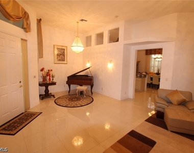 8526 Pepper Tree Way - Photo Thumbnail 4