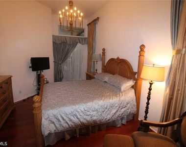 8526 Pepper Tree Way - Photo Thumbnail 7