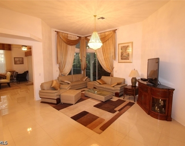 8526 Pepper Tree Way - Photo Thumbnail 3