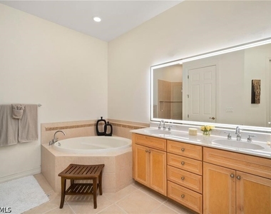 8519 Chase Preserve Drive - Photo Thumbnail 13