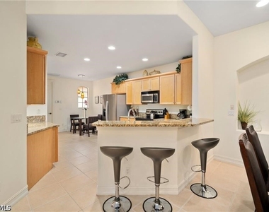 8519 Chase Preserve Drive - Photo Thumbnail 6