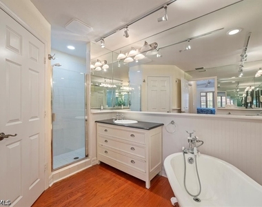 410 Bayfront Place - Photo Thumbnail 7
