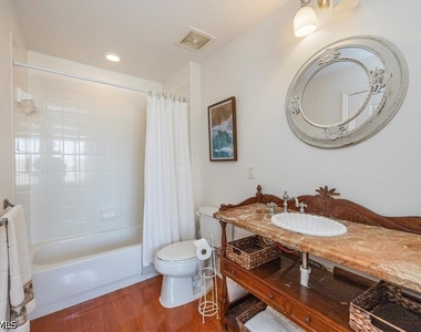 410 Bayfront Place - Photo Thumbnail 9