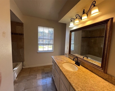 553 Roanoke St Drive - Photo Thumbnail 7