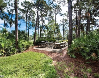 3728 Stone Way - Photo Thumbnail 27