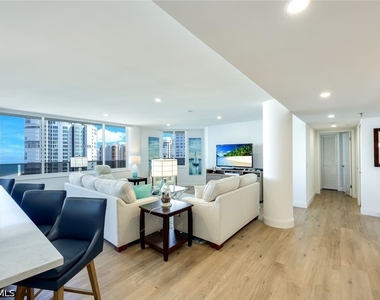 4041 Gulf Shore Boulevard N - Photo Thumbnail 8