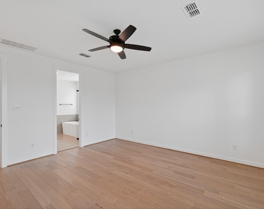 9437 Pacific Crest Ct - Photo Thumbnail 13