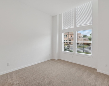 9437 Pacific Crest Ct - Photo Thumbnail 18