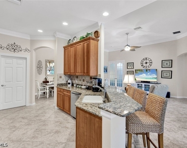 16208 Parque Lane - Photo Thumbnail 8