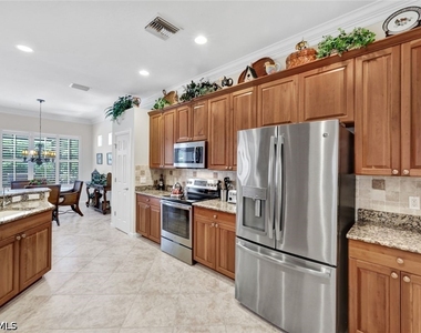 16208 Parque Lane - Photo Thumbnail 7