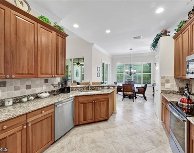16208 Parque Lane - Photo Thumbnail 6