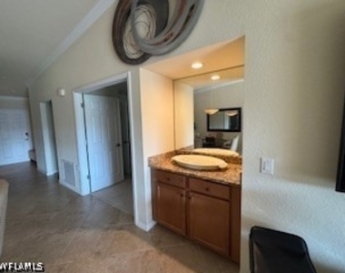 9844 Venezia Circle - Photo Thumbnail 13