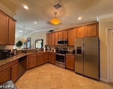 9844 Venezia Circle - Photo Thumbnail 5