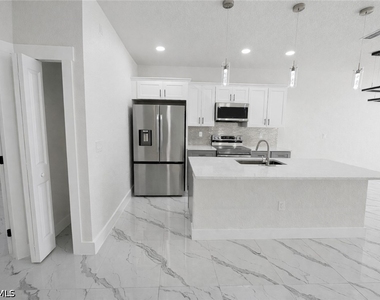 4818 24th Street Sw - Photo Thumbnail 4