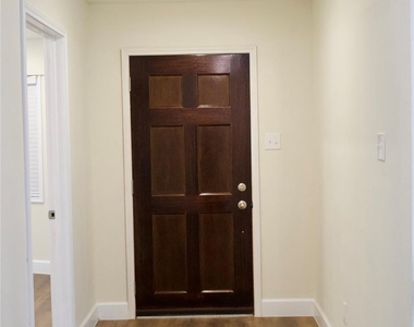 2405 Byron Avenue - Photo Thumbnail 2