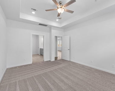 21611 Alberta Forest Circle - Photo Thumbnail 10