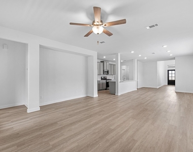 21611 Alberta Forest Circle - Photo Thumbnail 8