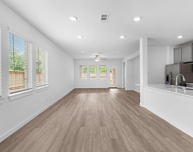 21611 Alberta Forest Circle - Photo Thumbnail 6