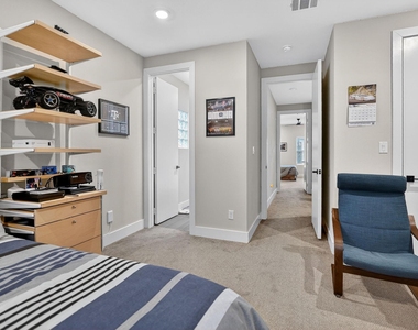 297 Estates Circle - Photo Thumbnail 13