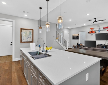 297 Estates Circle - Photo Thumbnail 6