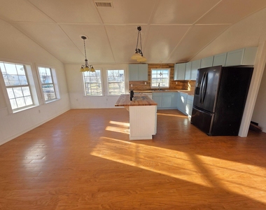 405 Blue Water Boulevard - Photo Thumbnail 11